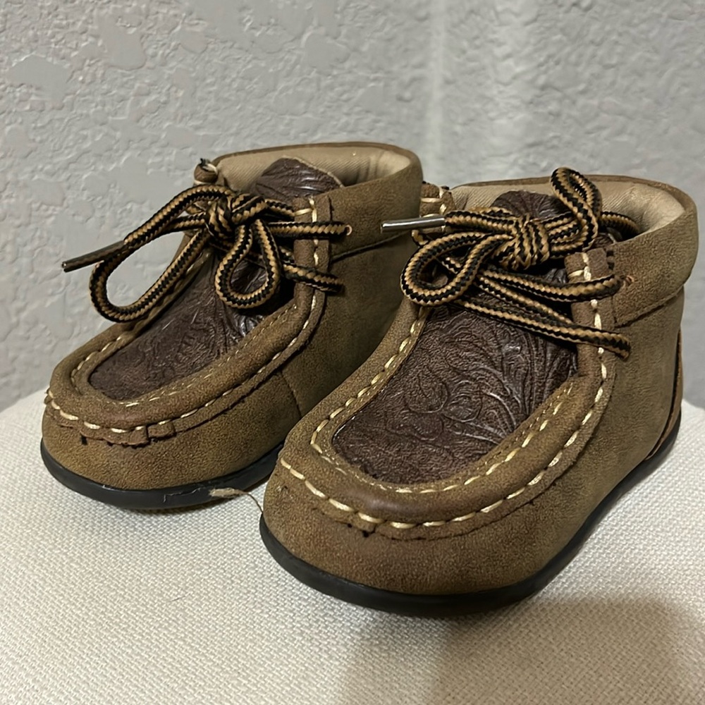 Twister booties toddler girl size 4 - lightly worn
